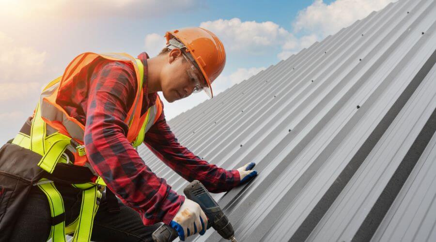 Professional gutter cleaning in Reeds Spring, MO